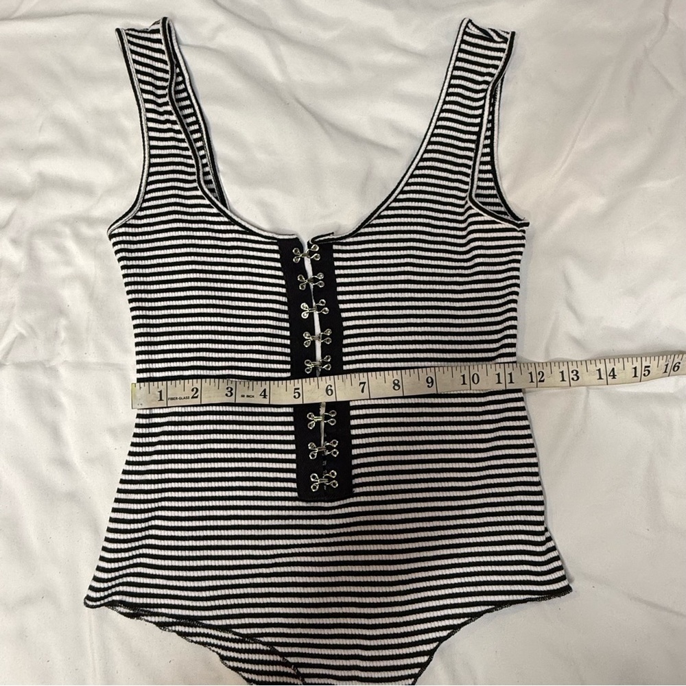 Emma & Sam rayon /spandex bl/white bodysuit medium - Picture 6 of 13